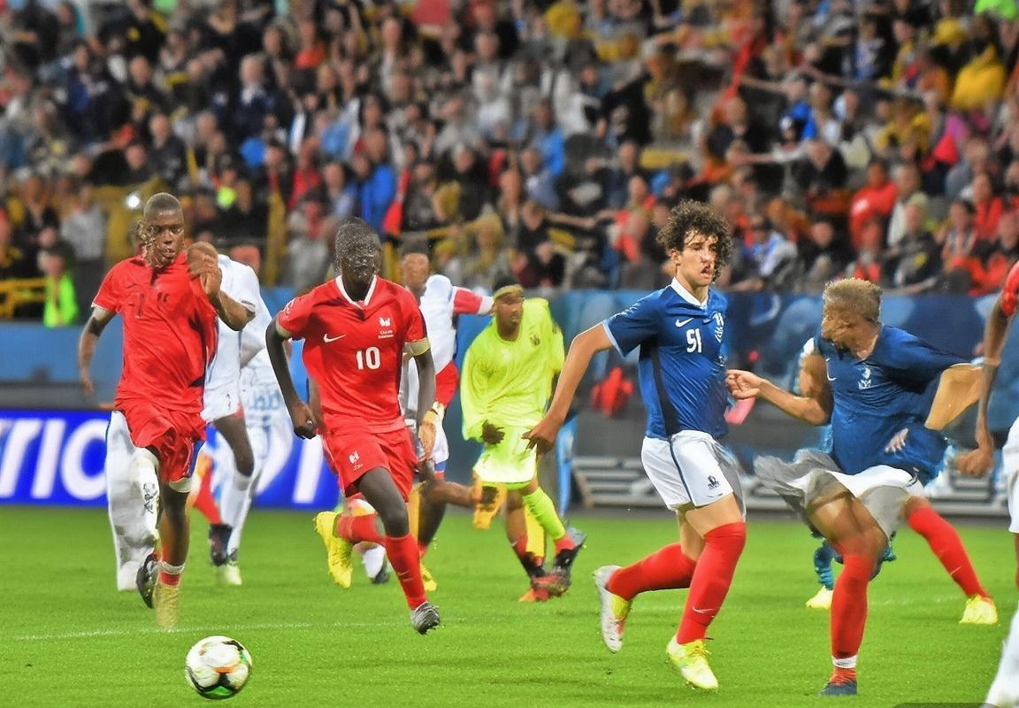 巴拿马U20对法国青年队：青春对决，技术流与战术博弈(图1)